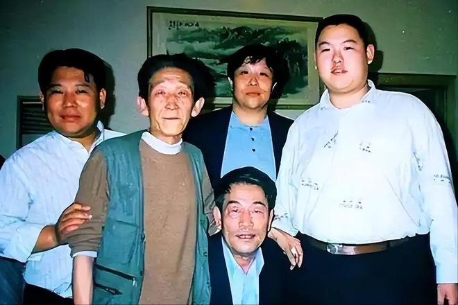 抽华子93岁的杨少华终于开始“享福”了AG旗舰厅登录首页大口吃肉大碗喝酒、爱(图5)