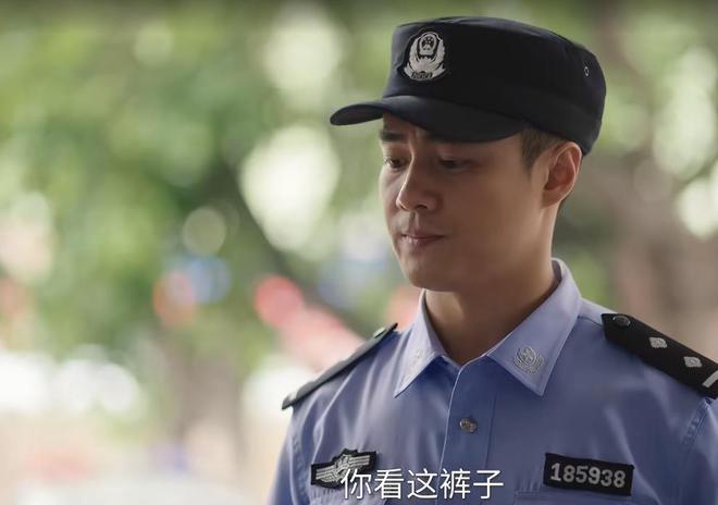 捐旧衣服被拒戳痛了多少农村人的自尊AG旗舰厅央视一套《驻站》：常胜(图3)