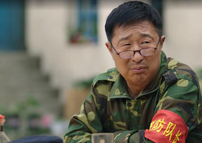 捐旧衣服被拒戳痛了多少农村人的自尊AG旗舰厅央视一套《驻站》：常胜(图11)