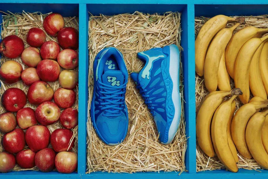 签名鞋藏着百折不挠的「新鲜」力量AG旗舰厅入口哈利伯顿的蓝色首发(图9)